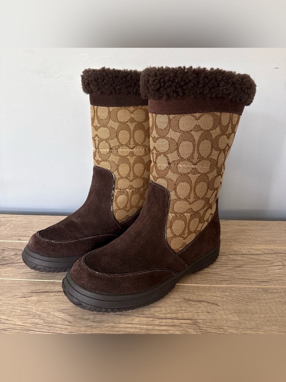 COACH Sherman Suede Signature C Logo Brown Women's Flat Winter Boots Size 6 B